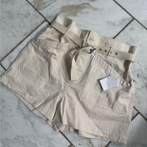 NEW Song of style white shorts